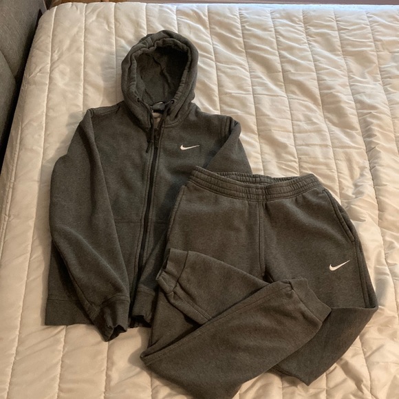 NIKE grey zip hoodie and jogger sweat suit